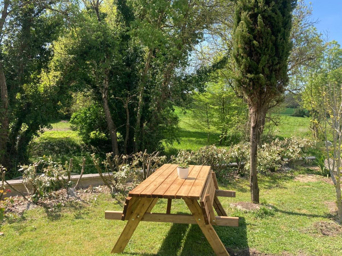Appartement Les Ganivelles à Saint-Dizant-du-Gua Extérieur photo